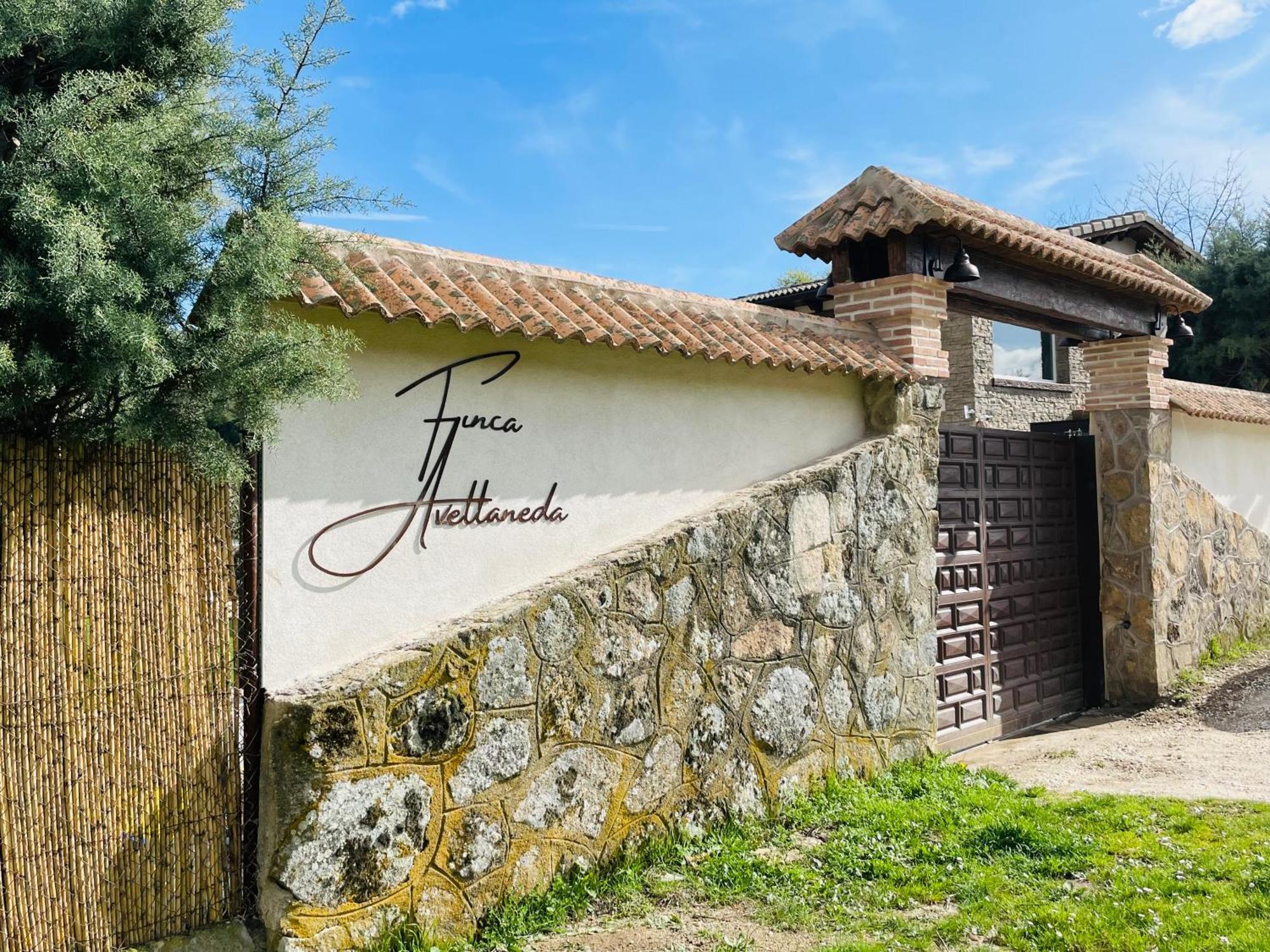 Finca Avellaneda Navahondilla Bagian luar foto